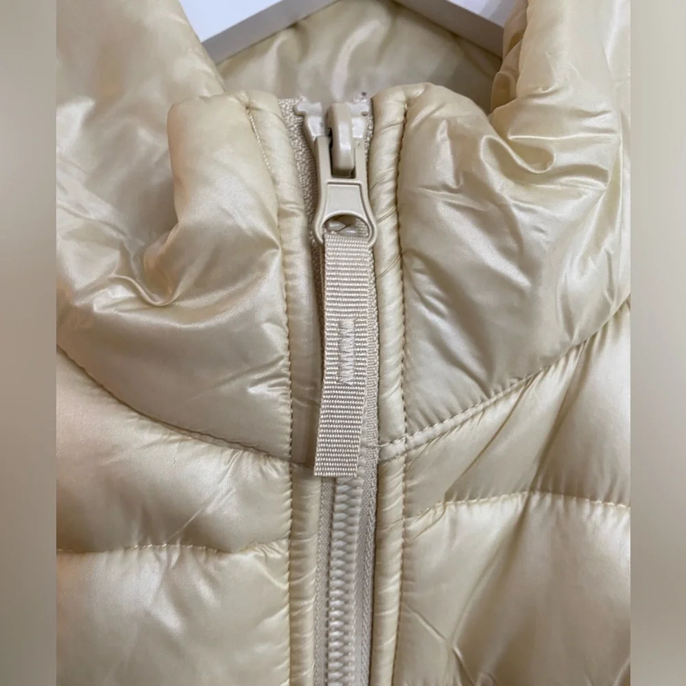 Joy Lab Women’s Sz XS Lightweight Puffer Vest Cream Zip Up Zippered Pockets - Picture 8 of 14